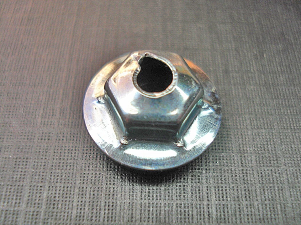 100 piezas 10-24 molduras molduras clip tuercas sellador se adapta a Chevy Buick Cadillac Pontiac Foto 1 de 3