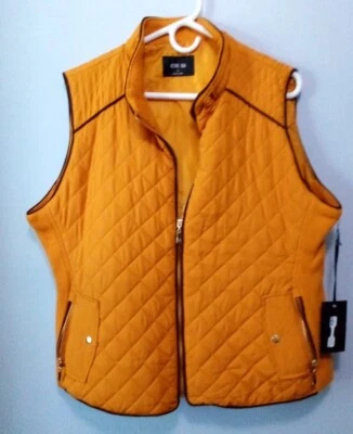 Active USA Vest Women's 1XL Mustard Quilted Full Zip Puffer Pockets Casual  - Image 1 of 4