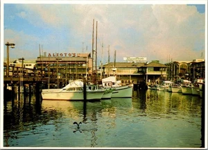 Postal de barco FISHERMAN'S WHARF en un día nublado SAN FRANCISCO, CA 4x6 - Imagen 1 de 2