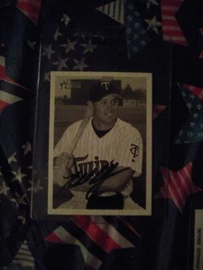 Michael Cuddyer Autographed 2001 Bowman Heritage Card - Picture 1 of 1
