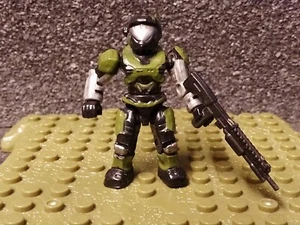  MEGA BLOKS HALO Spartan Air Assault Figur Grün Mega Construx. D18 - Bild 1 von 4