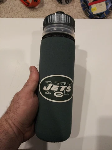 NEW YORK JETS 20 OZ WATER BOTTLE - NEW Cover