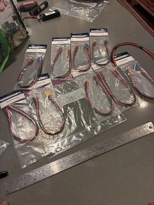 71. Gran Lote Nuevo de Lote Antiguo Lipo Adaptadores de Carga Extensiones Etc R/c Modelo de Avión Foto 1 de 4