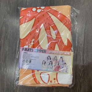 Fruits Zipper Hooded Towel Chinzeiju Uta-Chan Gigo Exclusive - Picture 1 of 1