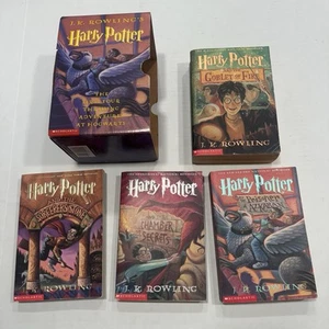 Harry Potter Box Set Collection The First Four Years Books 1-4 Paperback 2002 - Foto 1 di 7
