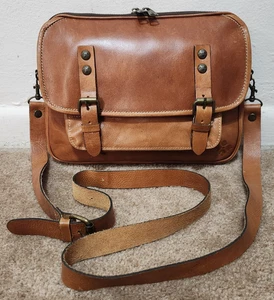 Patricia Nash Leon hellbraune Klappe Umhängetasche Handtasche Tasche Leder 11,5" x 8,5" verstellbar - Bild 1 von 19