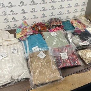 Lot of Assorted Fabric Floral Prints, Lace, Butterfly Ribbon - Picture 1 of 17