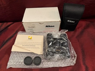 VERY NICE Nikon Aculon A30 10x25 Binoculars Compact Binocular  - Image 1 of 3