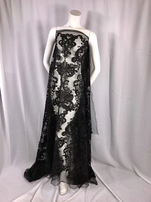 TELA DE ENCAJE - LENTEJUELAS BRILLANTES BORDADO DISEÑO DAMASCO - NEGRO - 54" ANCHO - 1 YARDA. Foto 1 de 4