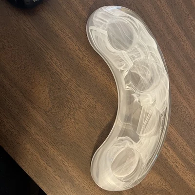 Soporte de luz de té de fiesta de cristal con remolinos dentro de la parte inferior esmerilada Foto 1 de 4