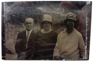 FERROTYPE photo homme et 2 dames avec chapeaux cloches V796 - Imagen 1 de 1