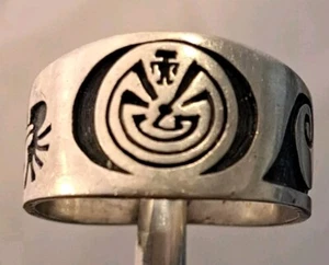 CLEVE HONYAKTEWA Sterlingsilber HOPI MAN IN THE MAZE geschnitzter Herrenring Gr. 10,75 - Bild 1 von 12