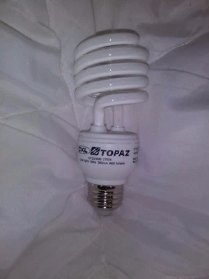 Topaz CF23/SMS/27-46  23 watt / 2700K Medium Base E26 New 08807 CFL S7229 CF23EL - Image 1 of 4
