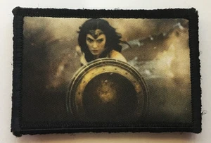 Póster de película de Wonder Woman parche moral militar táctico bandera de EE. UU. gancho - Imagen 1 de 12