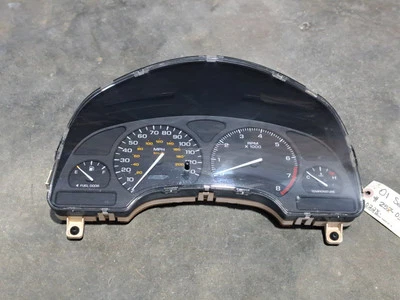 Painel de velocímetro de instrumento para 2001 Saturn SC2 - Imagem 1 de 4