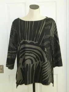 Top PORTO SF Negro Gris Tejido Abstracto Geo Asimétrico Dobladillo Línea A Reeva 3 M/L $276 - Imagen 1 de 10