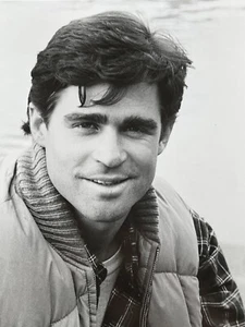 The Pursuit Of D.B. Cooper Treat Williams Promo Photo Movie Still #27 - Picture 1 of 4
