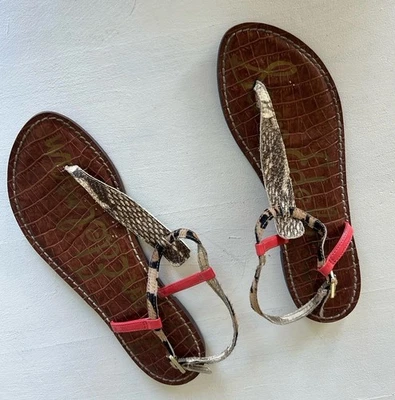 Sandalias de Tanga Sam Edelman Gigi Piel de Serpiente talla 8.5 con Acentos Rojos Foto 1 de 4