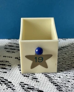 Avon 1996 Christmas is Coming Advent Tree Calendario Repuesto Cajón #19 BOGO - Imagen 1 de 2