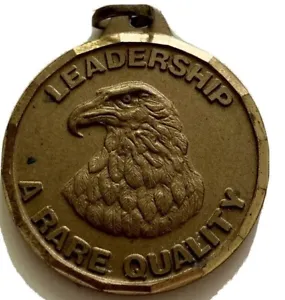 leadership a rare quality brass metal golden eagle 3 cm Made In Italy With Loop - Picture 1 of 2