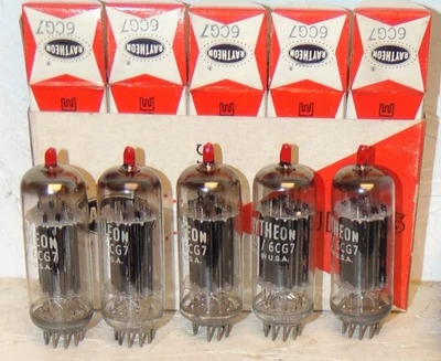 5 +RAR+ NOS NEU IM KARTON 6CG7/6FQ7 RAYTHEON VINTAGE USA 3 SCHWARZE PLATTEN ROTE SPITZEN RÖHREN - Bild 1 von 3
