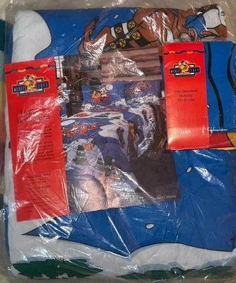 Mickey's Kids Holiday Bedspread Santa's Coming Twin Comforter + Pillowcase - Image 1 of 4