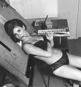 Sexy modelo desnuda con estampado de 8x10 Candy Earle 1967 #5690 - Imagen 1 de 1