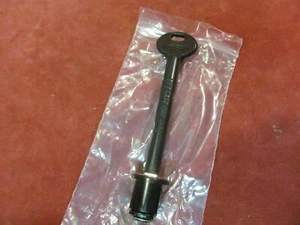 OEM FORD RANGER MAZDA B-SERIES Truck- B4000 B3000 Spare tire lock & key - Bild 1 von 4