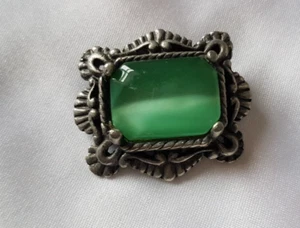 Brooch ~ Marbled Green Glass Stone ~ Pewter Metal - Picture 1 of 8