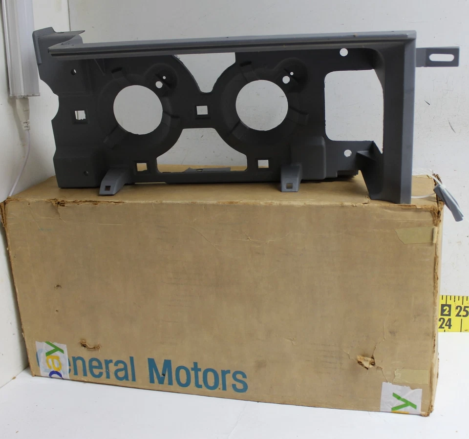 Nuevo OEM GM LH panel de faros izquierdo canastilla 3423913 1975 Chevrolet (FB6) Foto 1 de 4