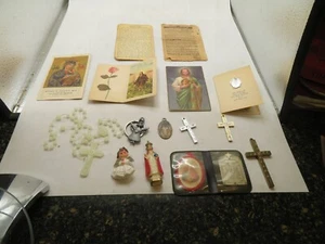 VINTAGE Religious LOT OF 15 RELIGIOUS ITEMS crosses medals pin scapular - Picture 1 of 8
