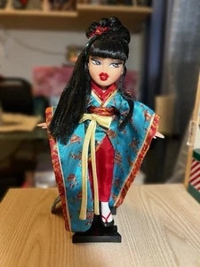 Bratz World Kumi Collector Edition Japan Doll MGA 2004 Tokyo A Go-Go - Picture 1 of 11