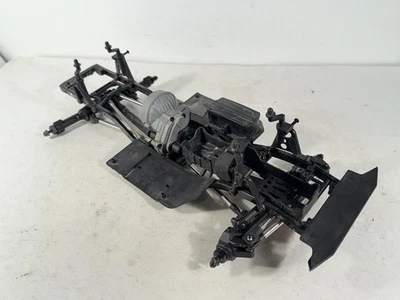 Chasis deslizante de rodillos sobre orugas Axial SCX10 ii 1/10 4x4 RC usado - Imagen 1 de 4