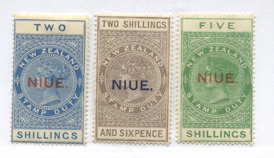 Niue 1918-23 2/, 2/6d, and 5/ mint o.g. hinged — 第 1/1 张图片