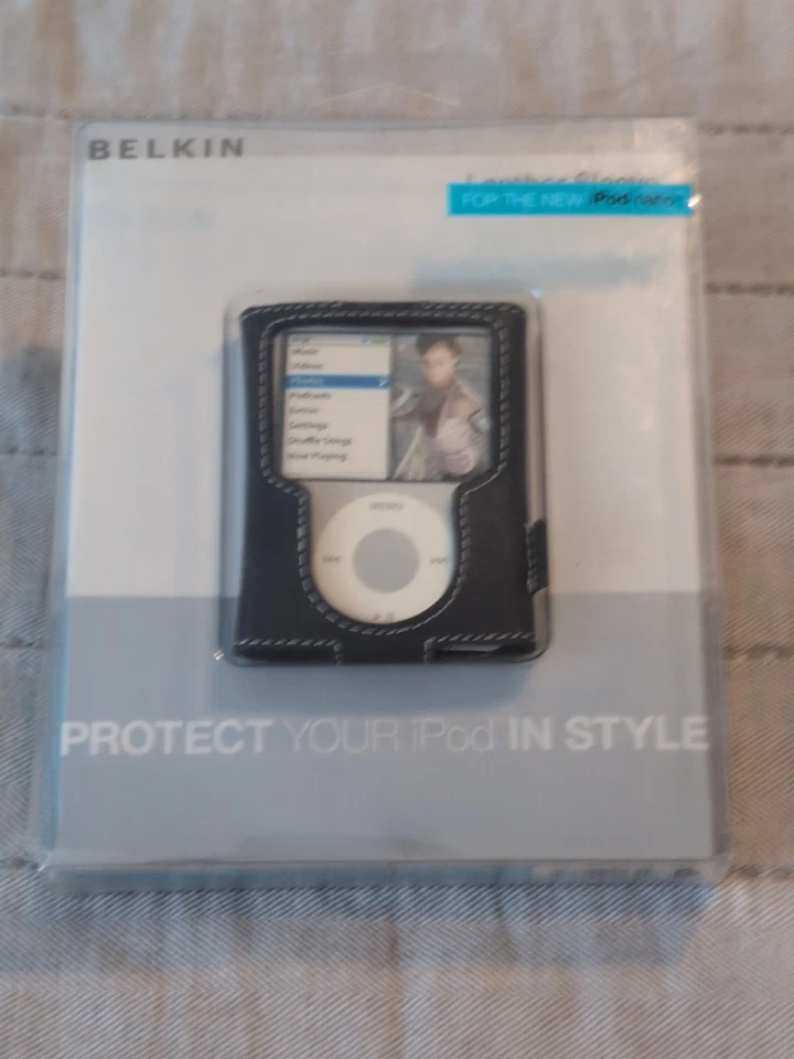 Funda de cuero negra Belkin® para iPod® nano 3G F8Z204-NEGRO Foto 1 de 3