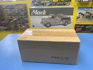 FIRST GEAR CHICAGO FIRE DEPT.  L  MODEL PUMPER DIE CAST 1/34 - Picture 1 of 15