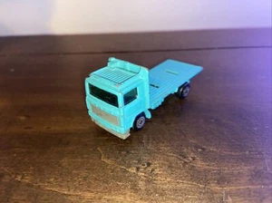 Camión Matchbox 1981 1:90 diecast blanco Volvo plataforma plana local plataforma grande - azul raro - Imagen 1 de 6