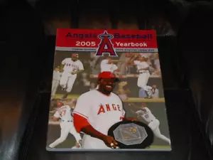 2005 ANAHEIM ANGELS OFFICIAL BASEBALL YEARBOOK VLADIMIR GUERRERO NEAR MINT - Picture 1 of 2