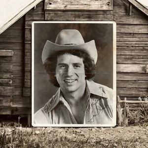 Tom Wopat handsigniertes Autogramm 8 x 10 Foto Luke Duke of The Dukes of Hazzard - Bild 1 von 3