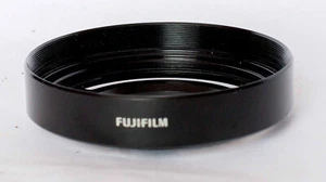 Fuji X10 screw in lens hood with box and accessories. - Picture 1 of 7