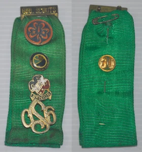 GIRL SCOUT OF THE PHILIPPINES 4 pcs. Pin Medals - Picture 1 of 4