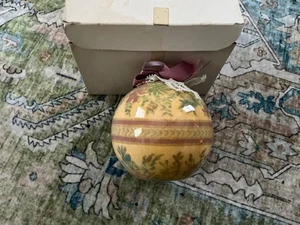 Patricia Reach Soft Colors Flowers Holiday Christmas Vintage Ornaments - Picture 1 of 2