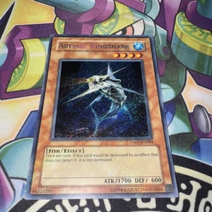 YUGIOH ABYSSAL KINGSHARK SECRET RARO TAEV-EN084 (sello doble mal impreso)  - Imagen 1 de 7
