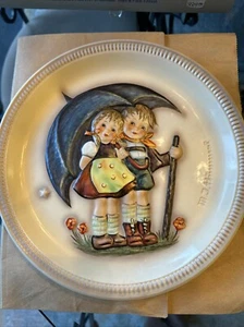 Vintage MJ Hummel First Edition 1975 Anniversary Plate Stormy Weather No Box - Picture 1 of 2