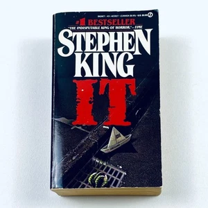 IT by Stephen King - First Signet Edition 16th Printing 1987 Horror Paperback - Foto 1 di 4