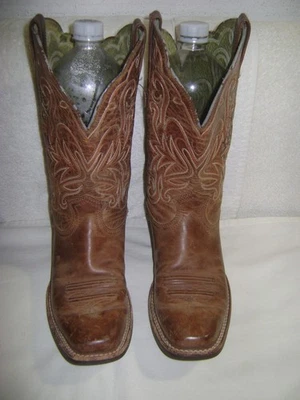 BOTAS VAQUERAS ARIAT #15845 MUJER 7.5B COLOR CUERO NATURAL PUNTA CUADRADA FIRMADAS Foto 1 de 4