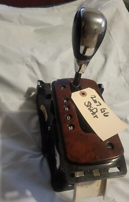 2005-2008 PONTIAC G6 AUTOMATIC FLOOR SHIFTER/ LEVER WITH KNOB *3.9L* OEM  - Image 1 of 4