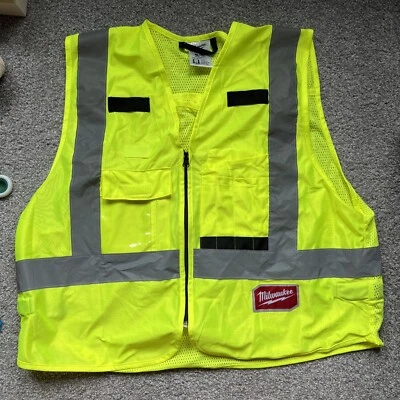 Milwaukee  Type R Class 2 High Visibility Safety Vest Size S/M - Image 1 of 4
