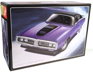 AMT 1971 Dodge Hemi Charger R/T 1:25 Scale Plastic Model Car Kit 1442 - Picture 1 of 4