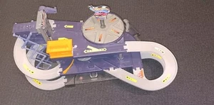 Hot Wheels Parkgarage mit Split Speeder - Bild 1 von 2